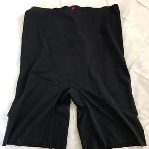 Spanx size medium black short